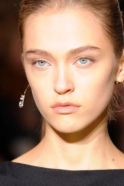 Look 27